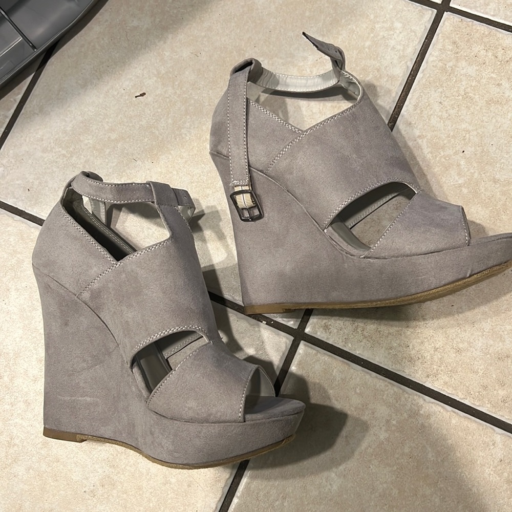 Wild Diva Lounge Grey Wedge